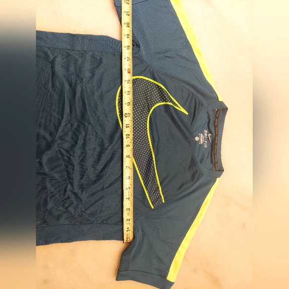 Nike Dri Fit Shirt Medium Soccer - Picture 2 of 7